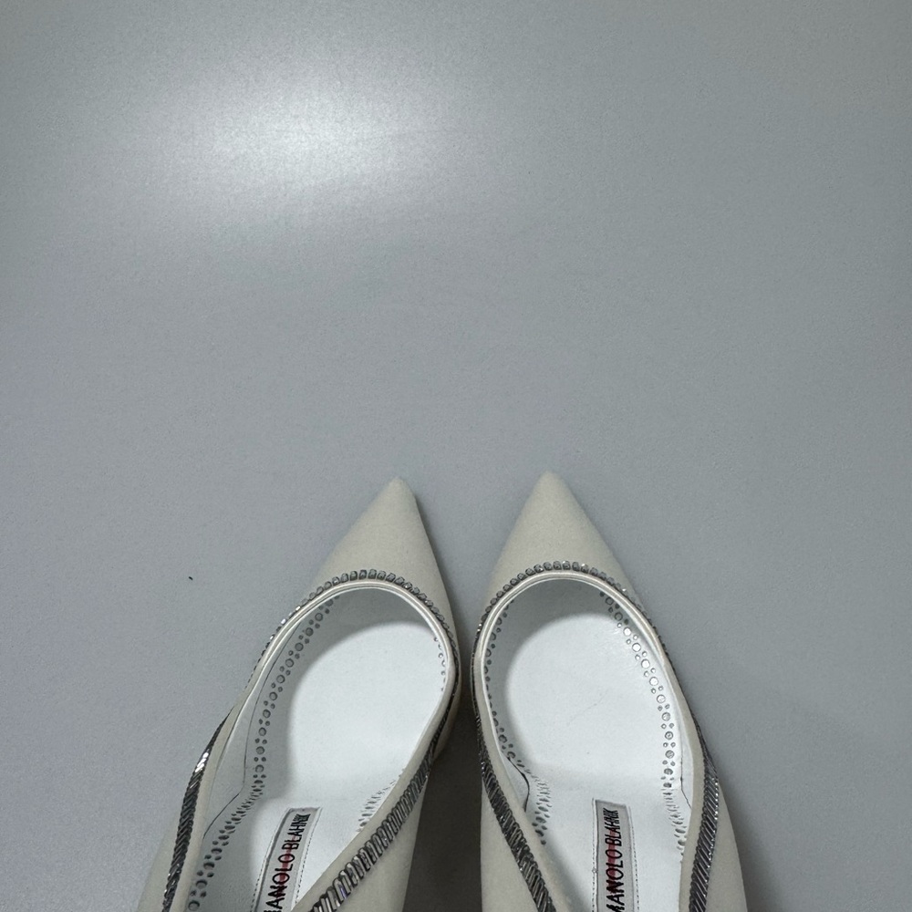 Manolo Blahnik White Pointed Toe Stiletto Pumps with Silver Trim - Picture 5 of 7